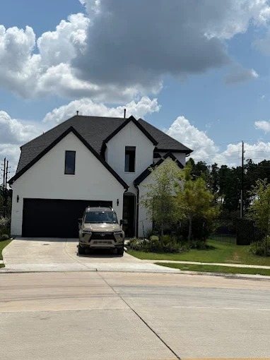 Sacramento Restore Roof – home dark shingle roof